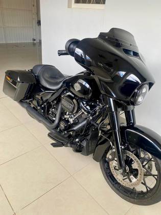 HARLEY-DAVIDSON STREET GLIDE SPECIAL 